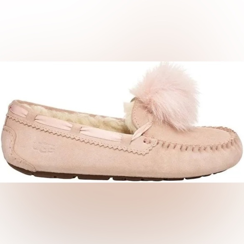 New in box! UGG women Genuine Shearling Pompom Slipper us6 pink